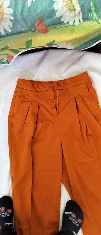 26 Beden turuncu Renk Marka bulunamadıAteş sarısı pantalon