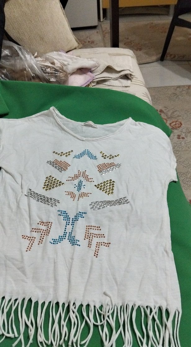 Püsküllü Nakışlı Kız Tişörtü - Görsel 2