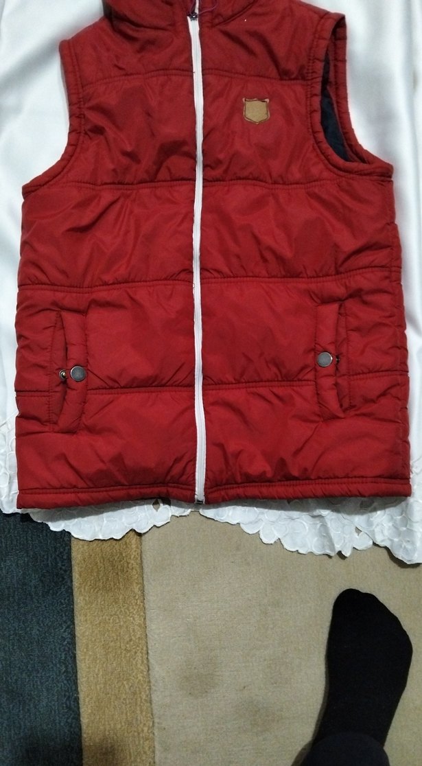 Kapüşonlu Kırmızı Erkek Çocuk Yelek - Görsel 2