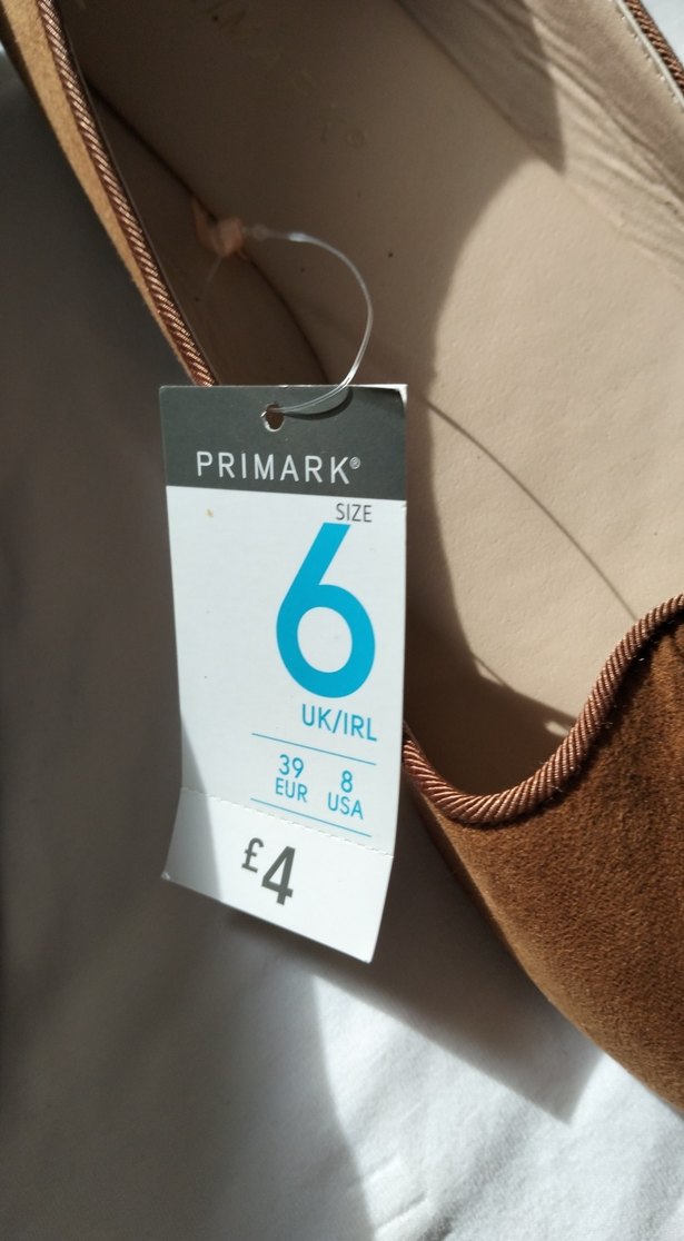 Süvet badem taba renkli etiketli ayakkabı - Görsel 4