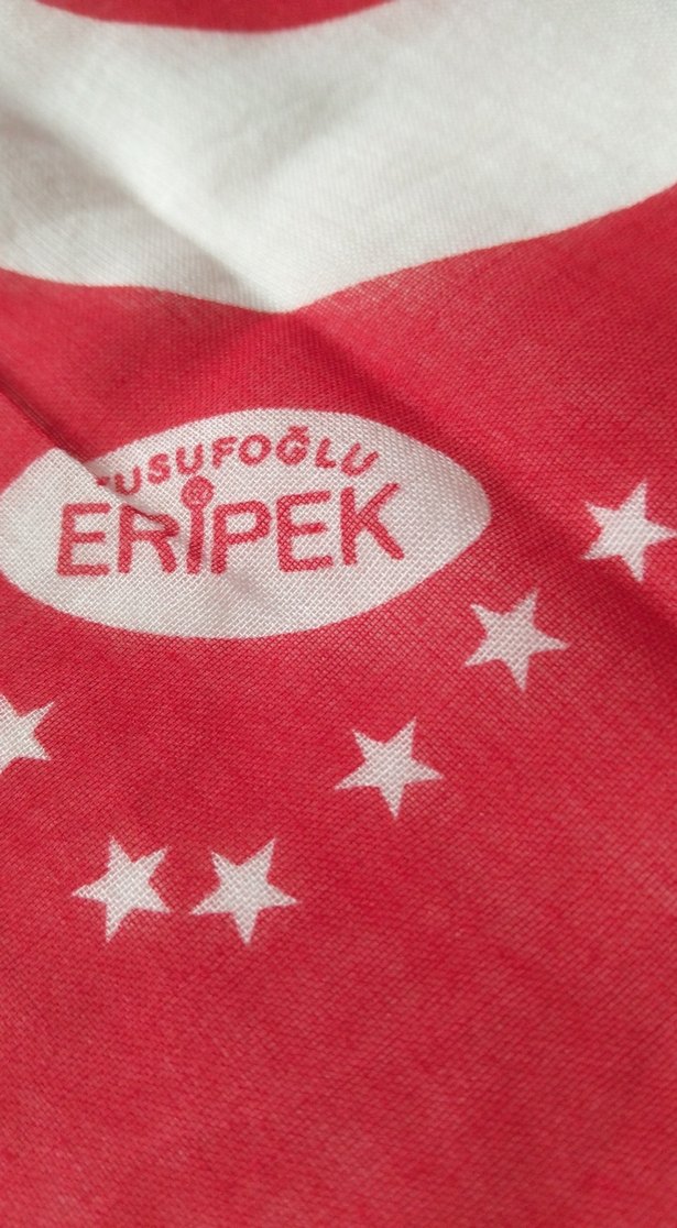 Kırmızı Yıldız ve Hilal Desenli Kadın Şal - Görsel 2