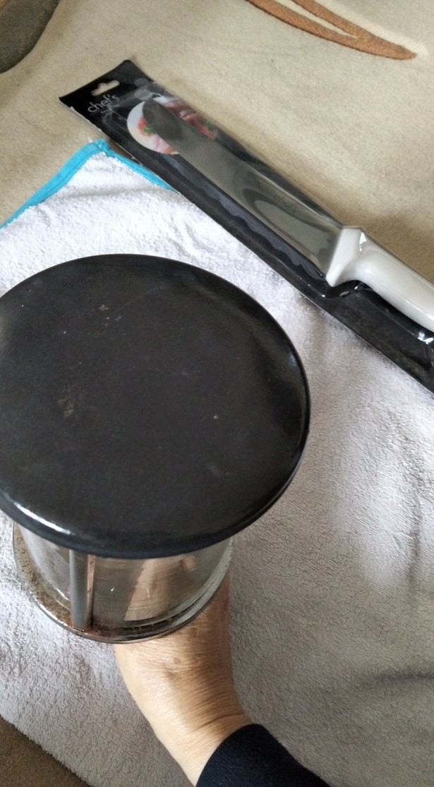 Beyaz ve Gri Metal Kamp Lambası - Görsel 3