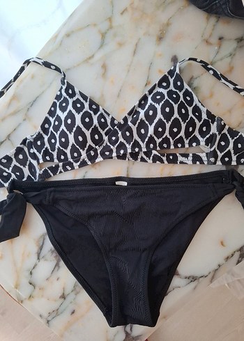 Desenli Siyah Kemerli Bikini Takımı - Görsel 4