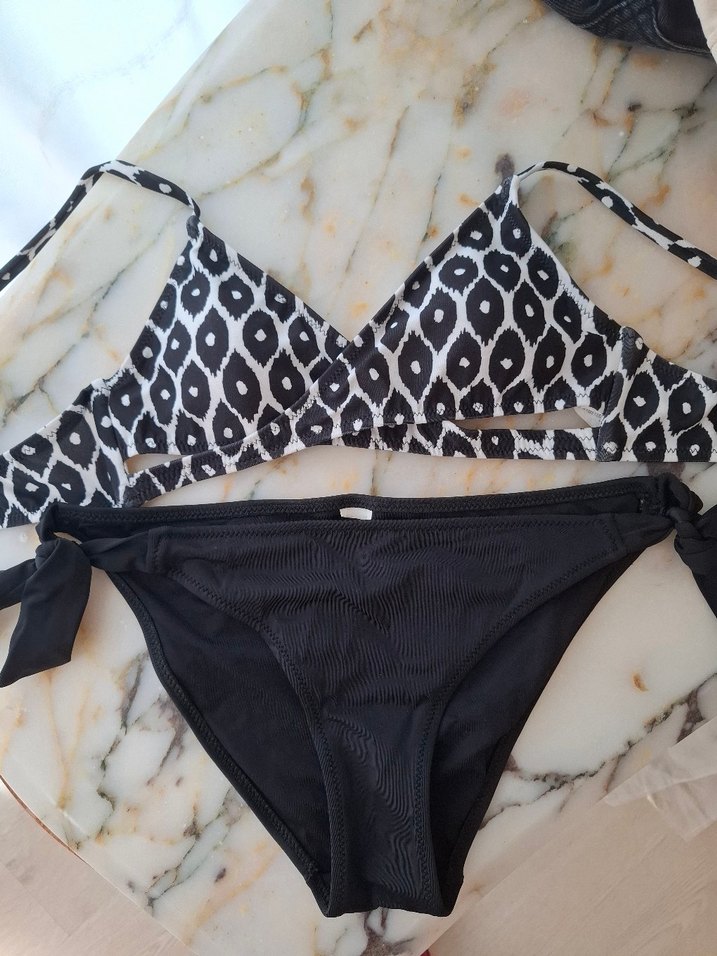 Desenli Siyah Kemerli Bikini Takımı - Görsel 4