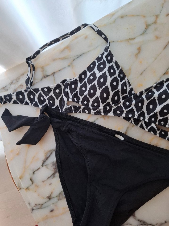 Desenli Siyah Kemerli Bikini Takımı - Görsel 2