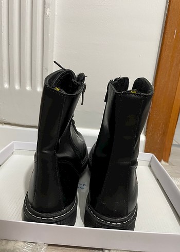 Trendyol & Milla Siyah Deri Gotik Stiletto Topuklu Kadın Bot