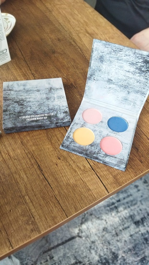 Pastel Renkli Göz Farı Paleti - Görsel 2