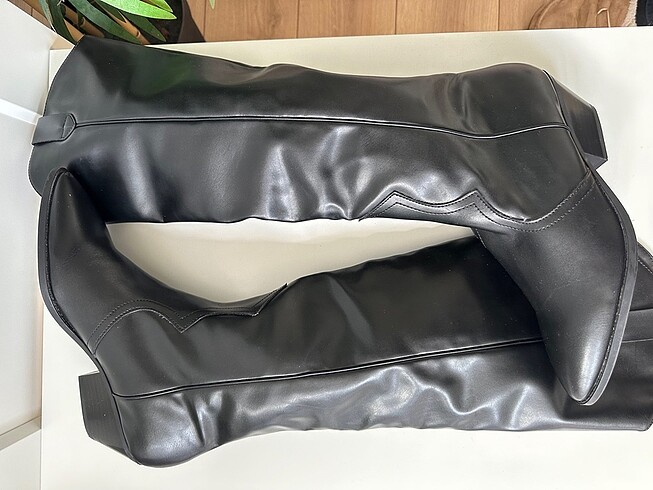 38 Beden siyah Renk PULL & BEAR KADIN ÇİZME SIFIR ÜRÜN