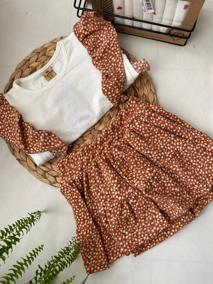 Kahverengi Desenli Fırfırlı Bebek Kız Takımı - Görsel 3