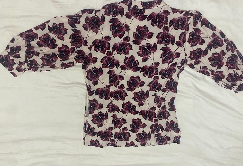 Demet Şener-Bordo Çiçek Desenli V Yaka Kadın Gömlek - Görsel 4