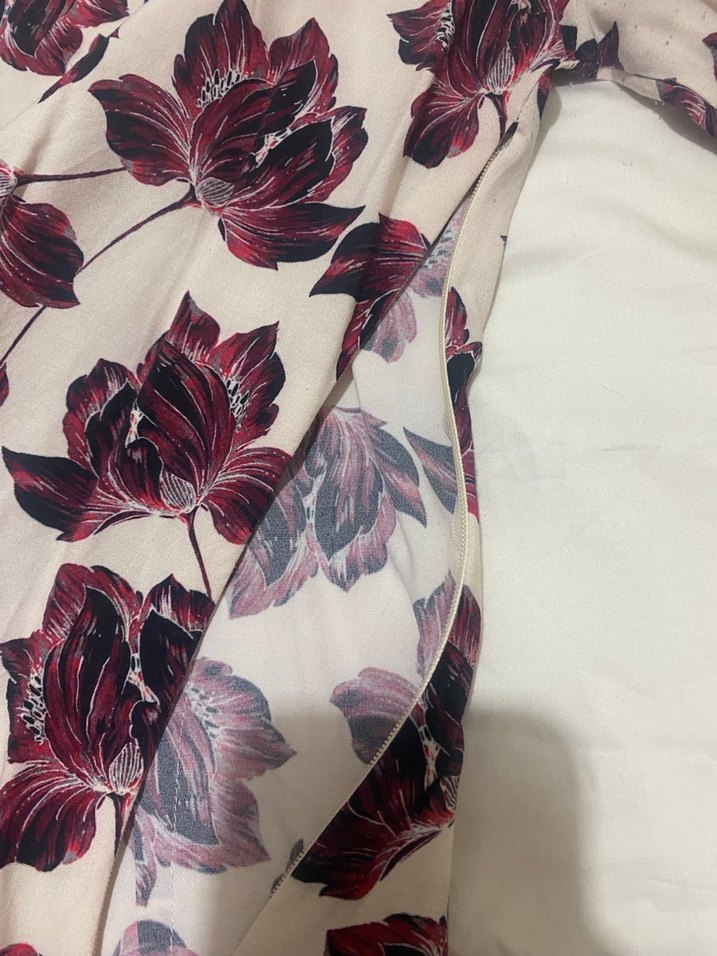 Demet Şener-Bordo Çiçek Desenli V Yaka Kadın Gömlek - Görsel 5