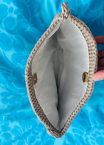 El Örgüsü Bej Omuz Çantası  Kelebek Detaylı - Görsel 4