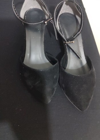 Tokalı Siyah Stiletto Topuklu Kadın Ayakkabı