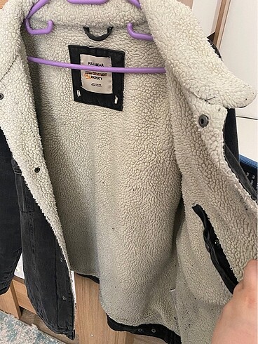 xl Beden siyah Renk Pull&Bear kürklü kot ceket