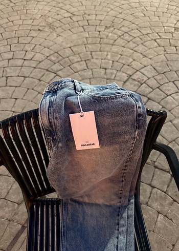 Pull and Bear Petite Boy Mom Jean