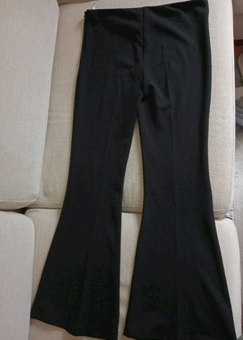 Kadın Siyah Pilili İspanyol Paça Pantolon - Görsel 2