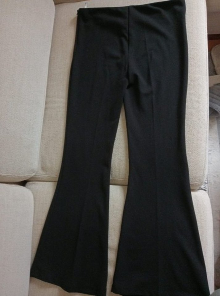 Kadın Siyah Pilili İspanyol Paça Pantolon - Görsel 2