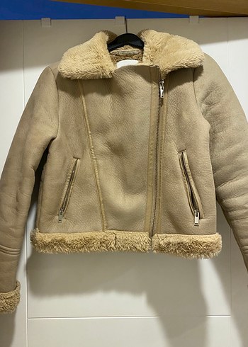 Stradivarius Kürklü Süet Kısa Bej Kadın Ceket stradivarius marka