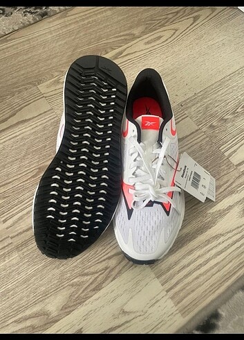42 Beden çeşitli Renk Orjinal Reebok ünisex