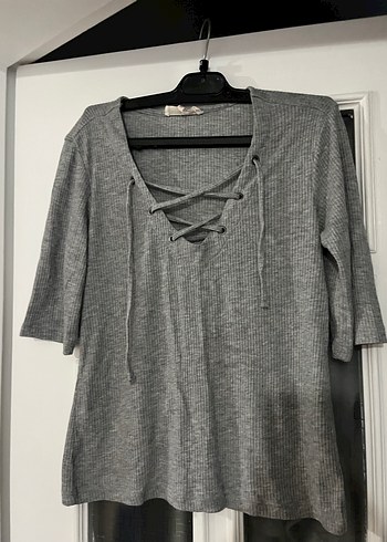 Gri derin V yaka yarım kol - Görsel 2