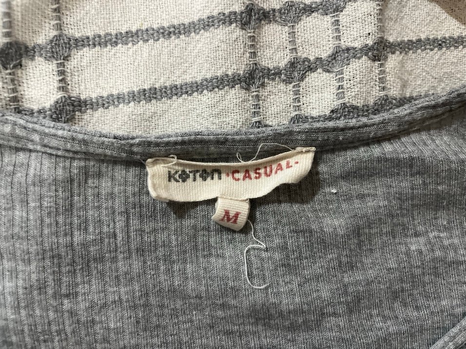 Gri derin V yaka yarım kol - Görsel 4