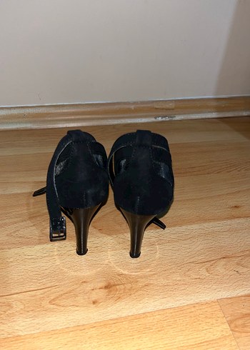 Siyah Süet Topuklu Kadın Ayakkabı - Görsel 4