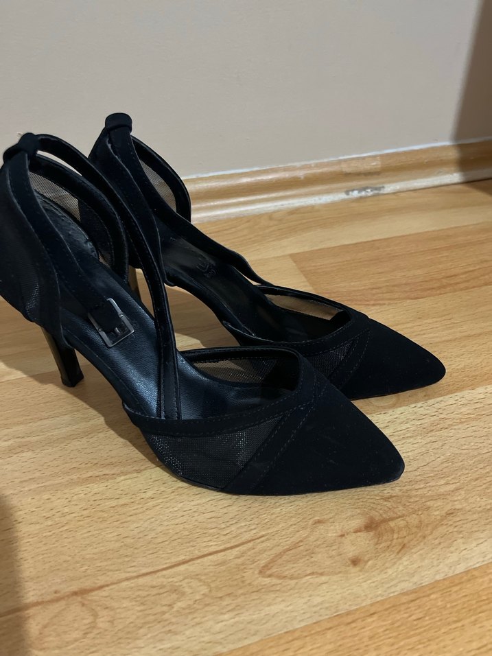 Siyah Süet Topuklu Kadın Ayakkabı - Görsel 3