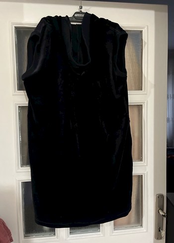 Siyah Kadın Kapüşonlu Kadife Uzun Yelek - Görsel 3