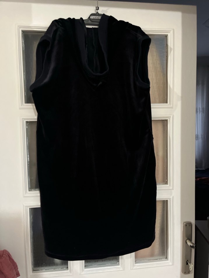 Siyah Kadın Kapüşonlu Kadife Uzun Yelek - Görsel 3