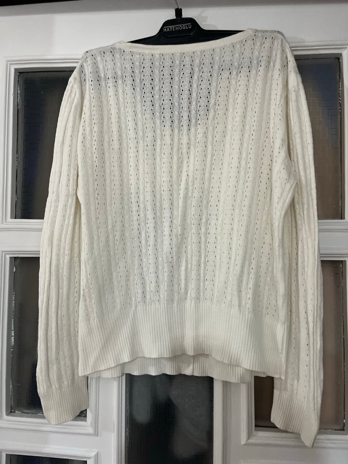Beyaz V Yaka Örgü Kadın Hırka - Görsel 3