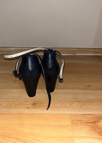 Siyah kalın topuk ayakkabı - Görsel 8