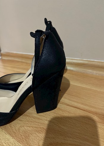 Siyah kalın topuk ayakkabı - Görsel 6