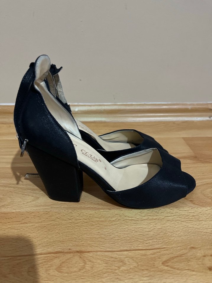 Siyah kalın topuk ayakkabı - Görsel 4