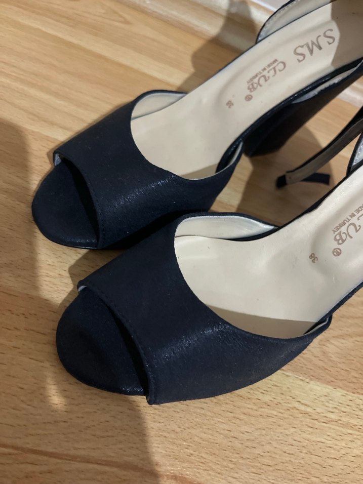 Siyah kalın topuk ayakkabı - Görsel 3