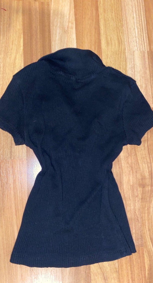 siyah yakalı v yaka bluz - Görsel 2