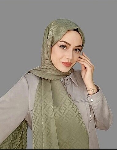 Beden Fendi desen jakar şal