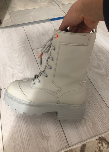 Gri Bağcıklı Kadın Botu, İnce Topuklu - Görsel 2