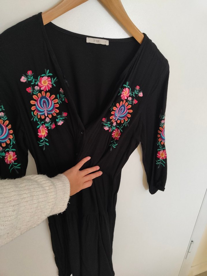 nakışlı siyah kısa gömlek elbise - Görsel 2