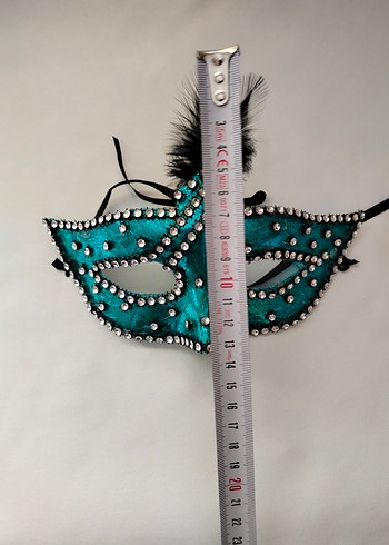 Siyah Tüylü Yeşil Taşlı Maske - Görsel 4