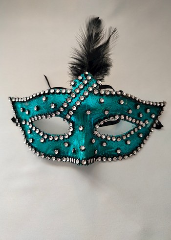 Siyah Tüylü Yeşil Taşlı Maske - Görsel 2