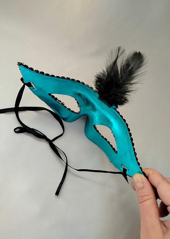 Siyah Tüylü Yeşil Taşlı Maske - Görsel 3