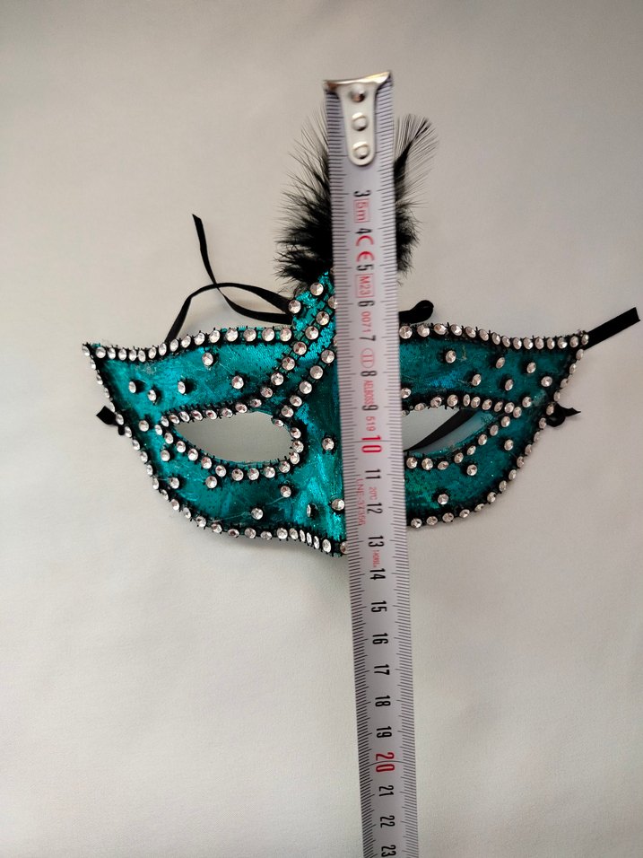 Siyah Tüylü Yeşil Taşlı Maske - Görsel 4