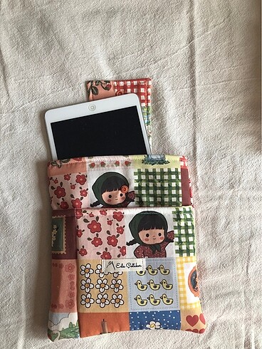 Beden Çilek kız kitap & tablet kılıfı ????