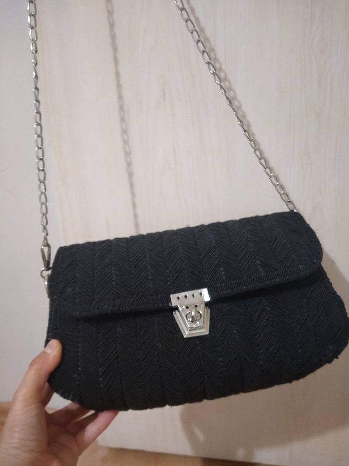 Zincir Detaylı Siyah kanvas canta el yapımidir - Görsel 3