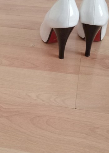 Beyaz topuklu ayakkabı - Görsel 3