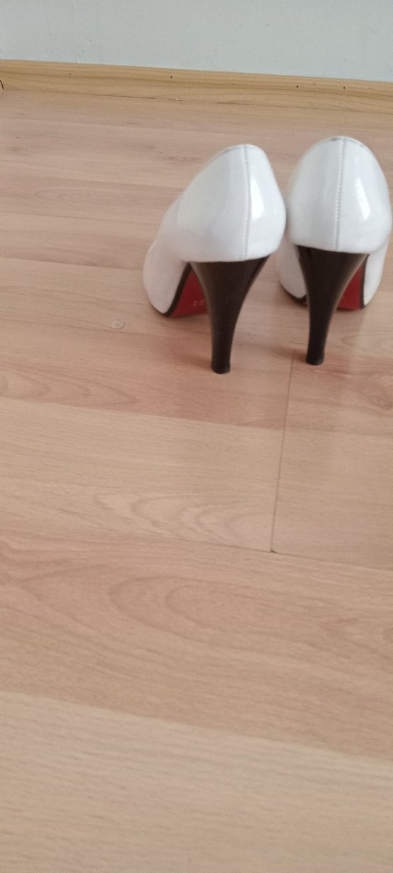 Beyaz topuklu ayakkabı - Görsel 3