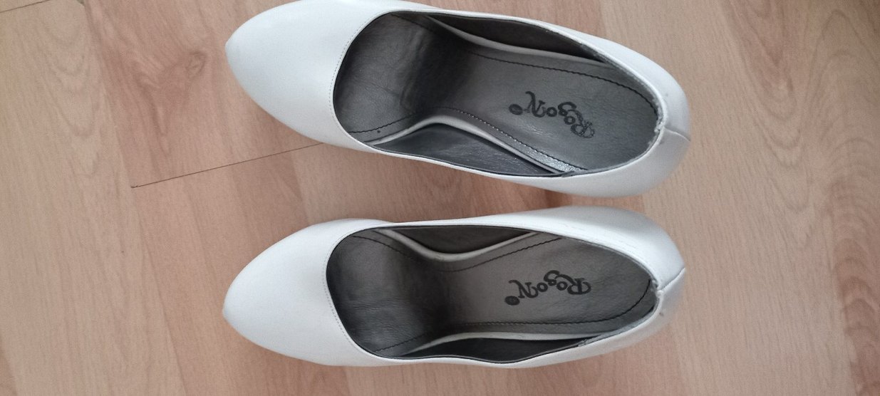 Beyaz topuklu ayakkabı - Görsel 2