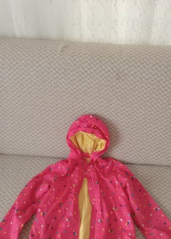 Kız Çocuk Kapüşonlu Renkli Baskılı Yağmurluk - Görsel 2