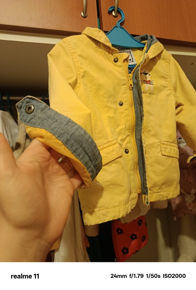 Sarı Kapüşonlu Erkek Çocuk Yağmurluk - Görsel 2