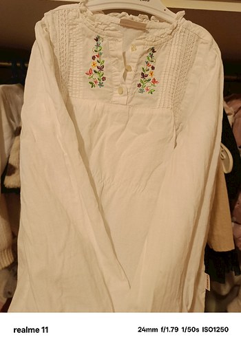 Nakışlı, Düğmeli, Beyaz Kız Bluzu - Görsel 3